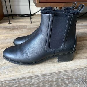 Emu Black Ellin Sheepskin Waterproof Chelsea Boots Size 9